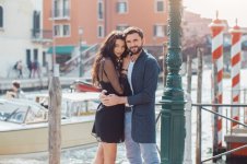 love-romantic-couple-venice-pier-young-couple-travel-vacation-holidays-hugging_158235-1306.jpg